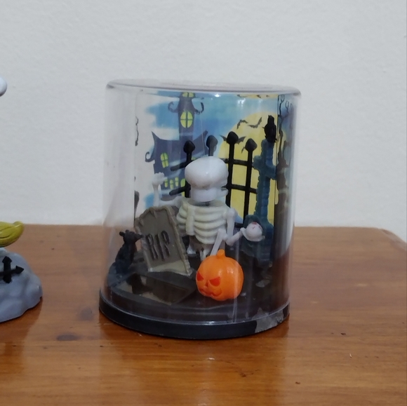 𝅺solar dancing Halloween figures - Picture 7 of 7